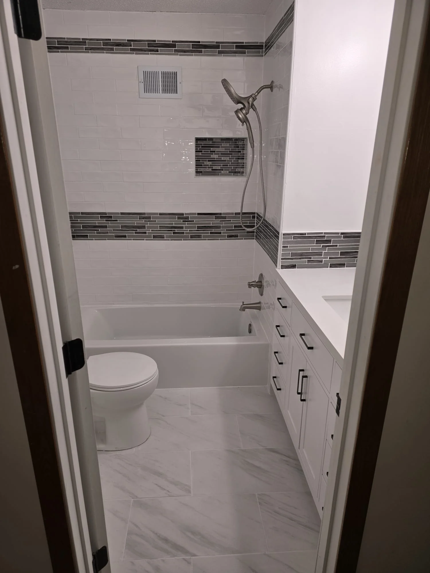 Bathroom Remodel Minneapolis - Omnia Construction Minneapolis